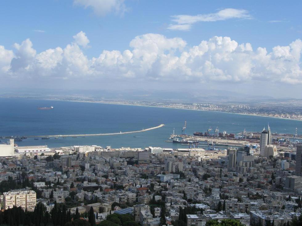 יחידות אירוח נוף המפרץ Apartment Haifa Exterior photo