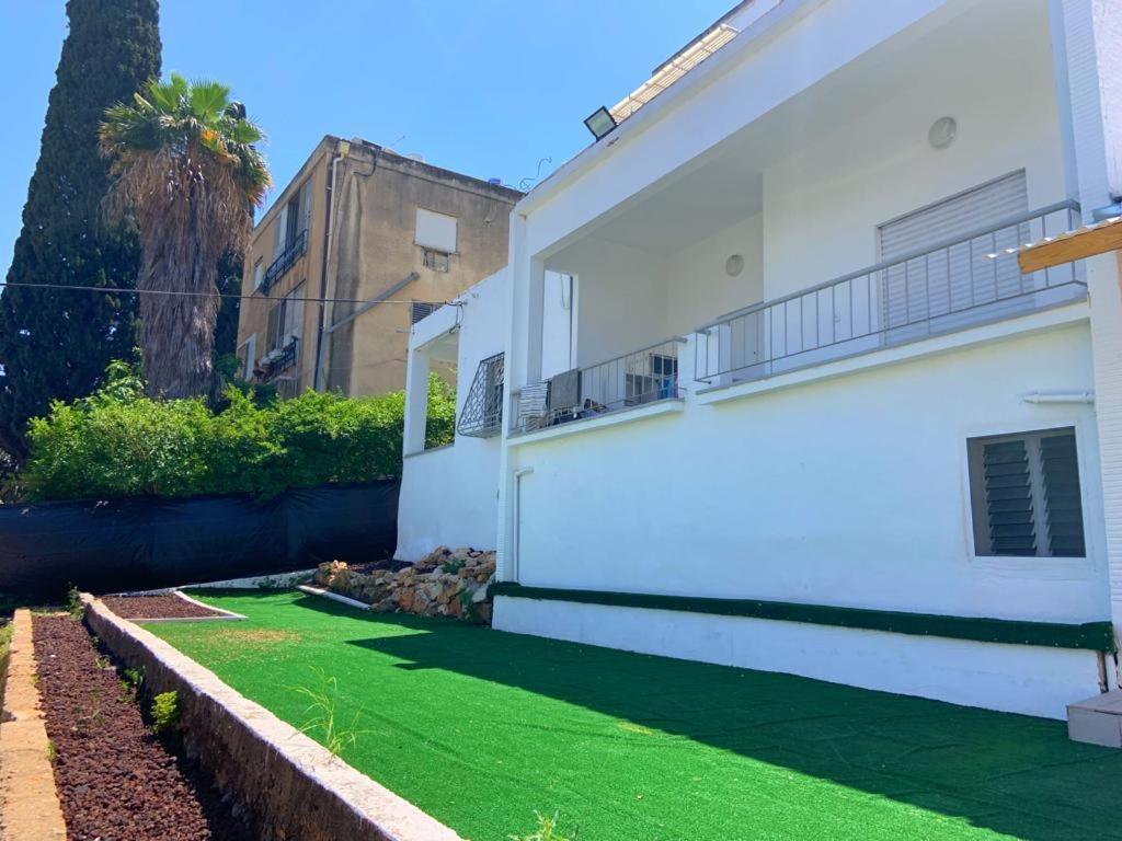 יחידות אירוח נוף המפרץ Apartment Haifa Exterior photo